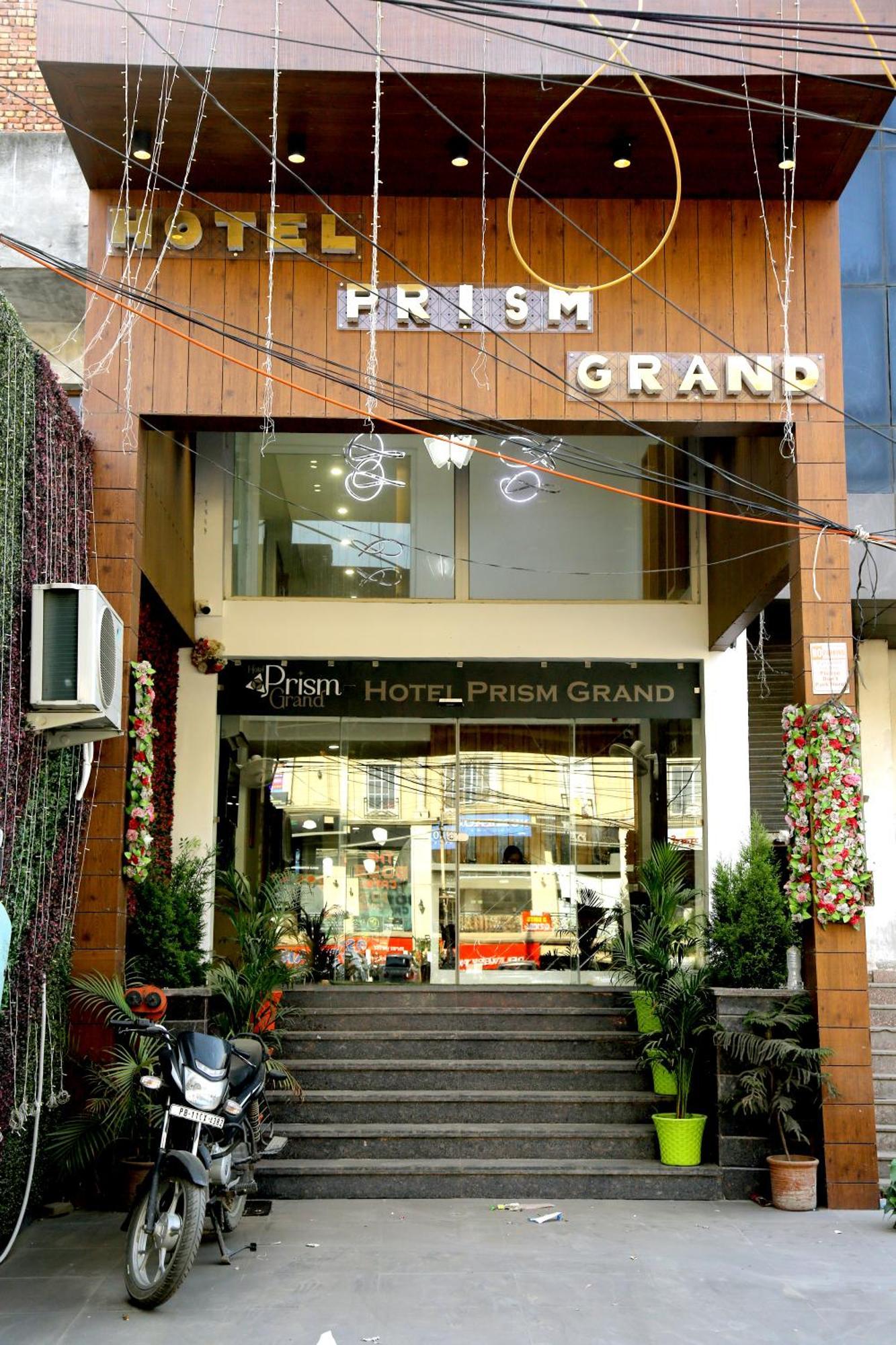 Prism Grand Hotel Zirakpur Exterior photo